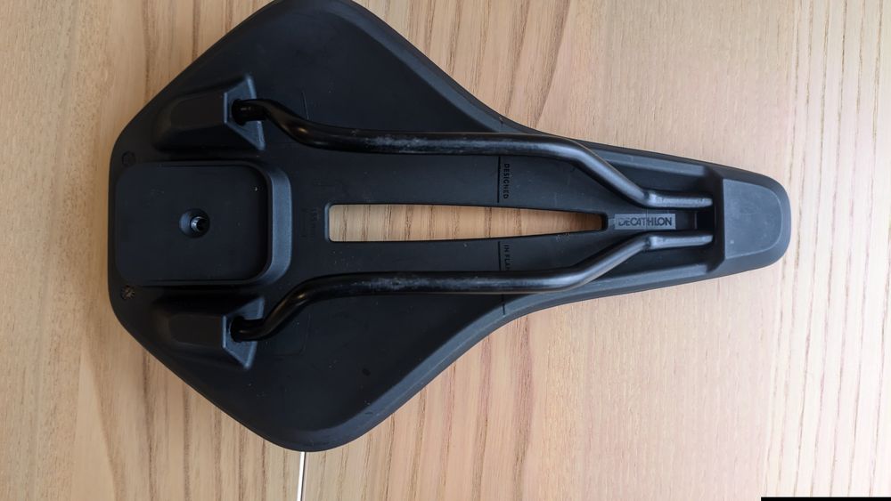 Siodelko Decathlon Szosa/MTB light 30° 155mm