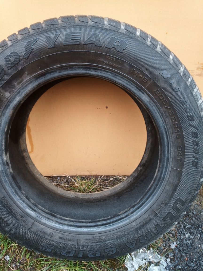 Шина всесезонна фірми GOODYEAR 205/65R15