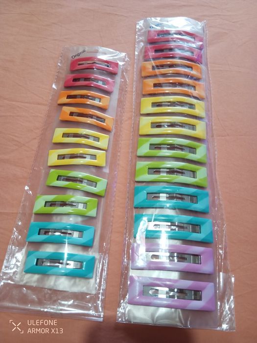 Ganchos coloridos para cabelo. 10 de 7cm, 12 de 9cm apenas em conjunto