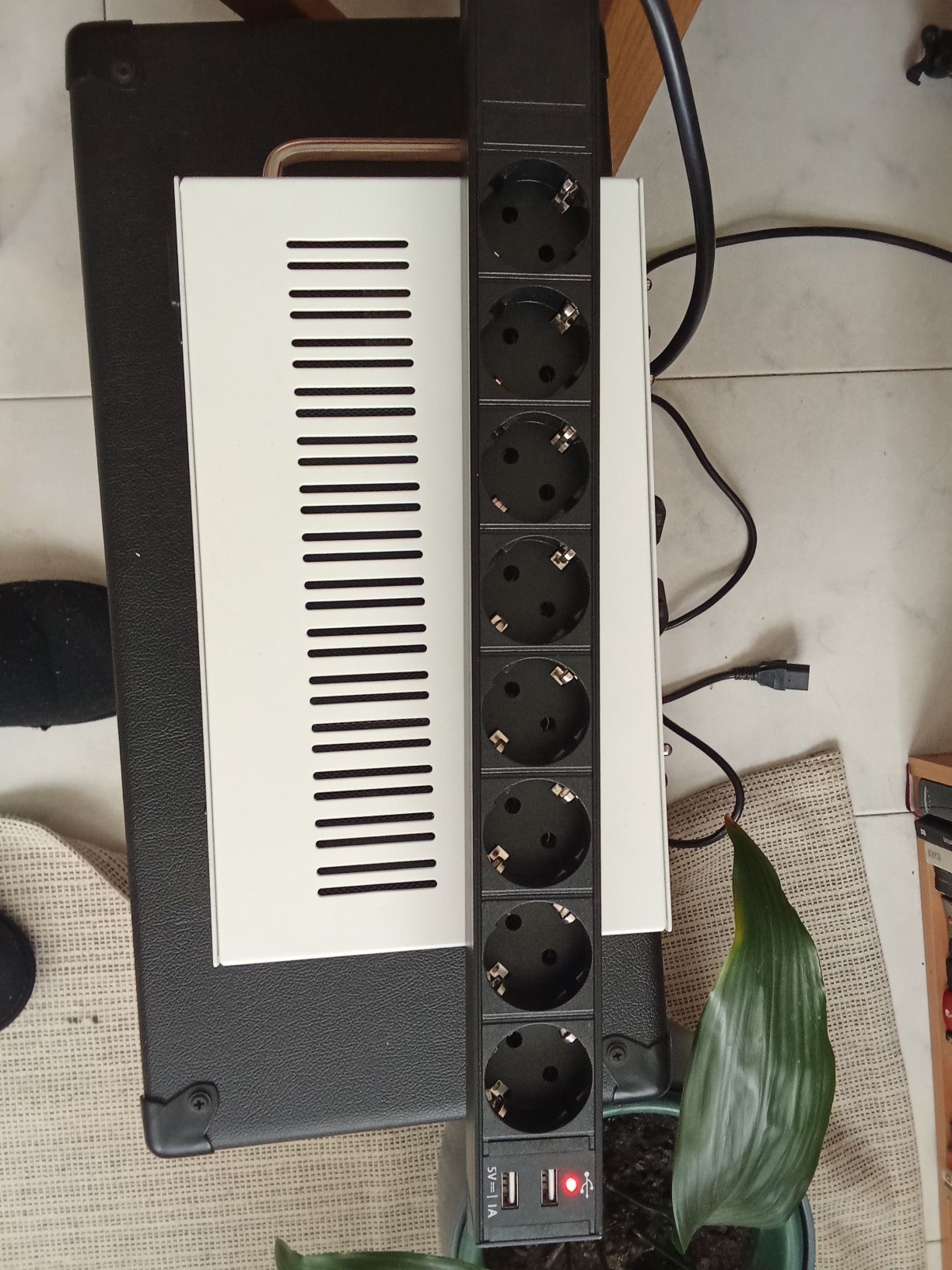the t.racks Power 8 S USB