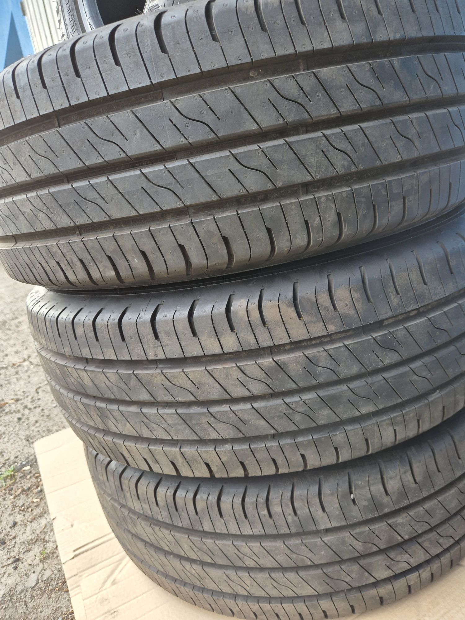 Opony 215 65 R16C Goodyear EfficientGrip 2025r