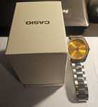 Zegarek Casio 2784 40mm miodowy / złoty, 3 lata gwarancji