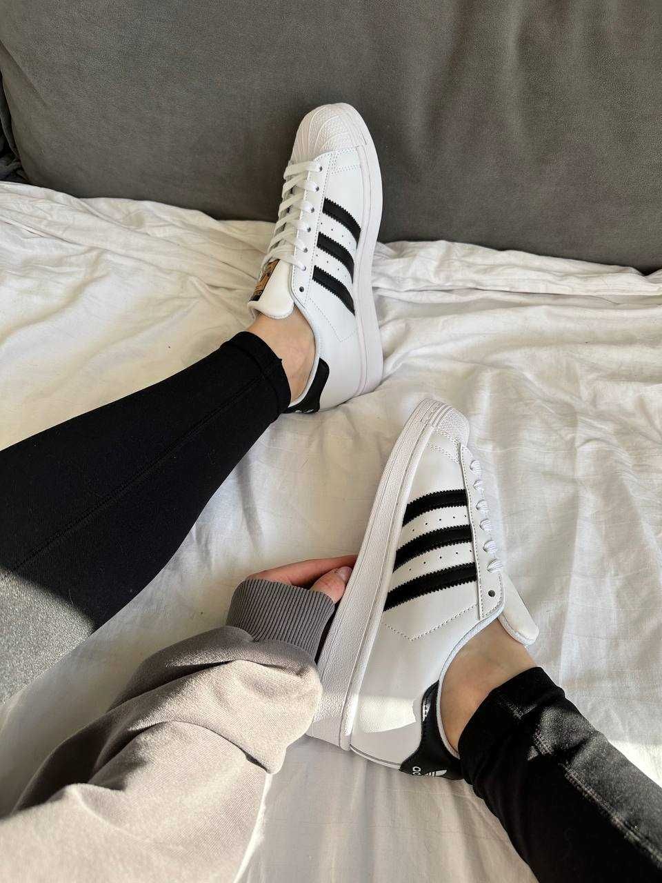 Чоловічі кросівки Adidas Superstar білий з чорним 178 НОВИЗНА