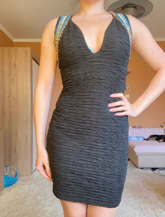 Czarna sukienka H&M x Beyonce