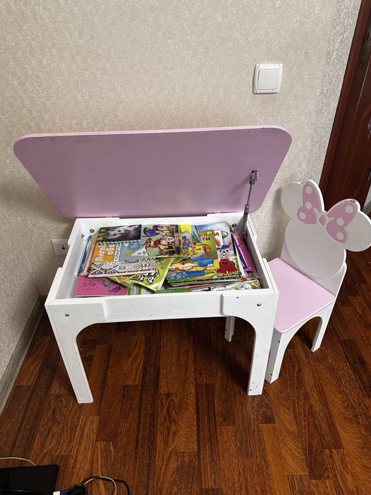 Стіл дитячий і стілець