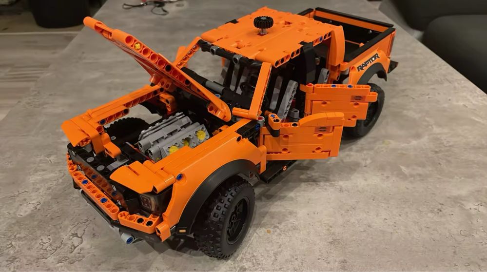 Конструктор Ford F-150 Raptor Lego Technic 1:1 (42126)