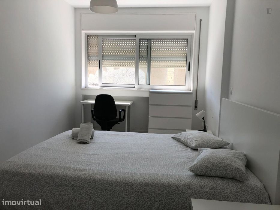 336625 - Quarto com cama de casal em...