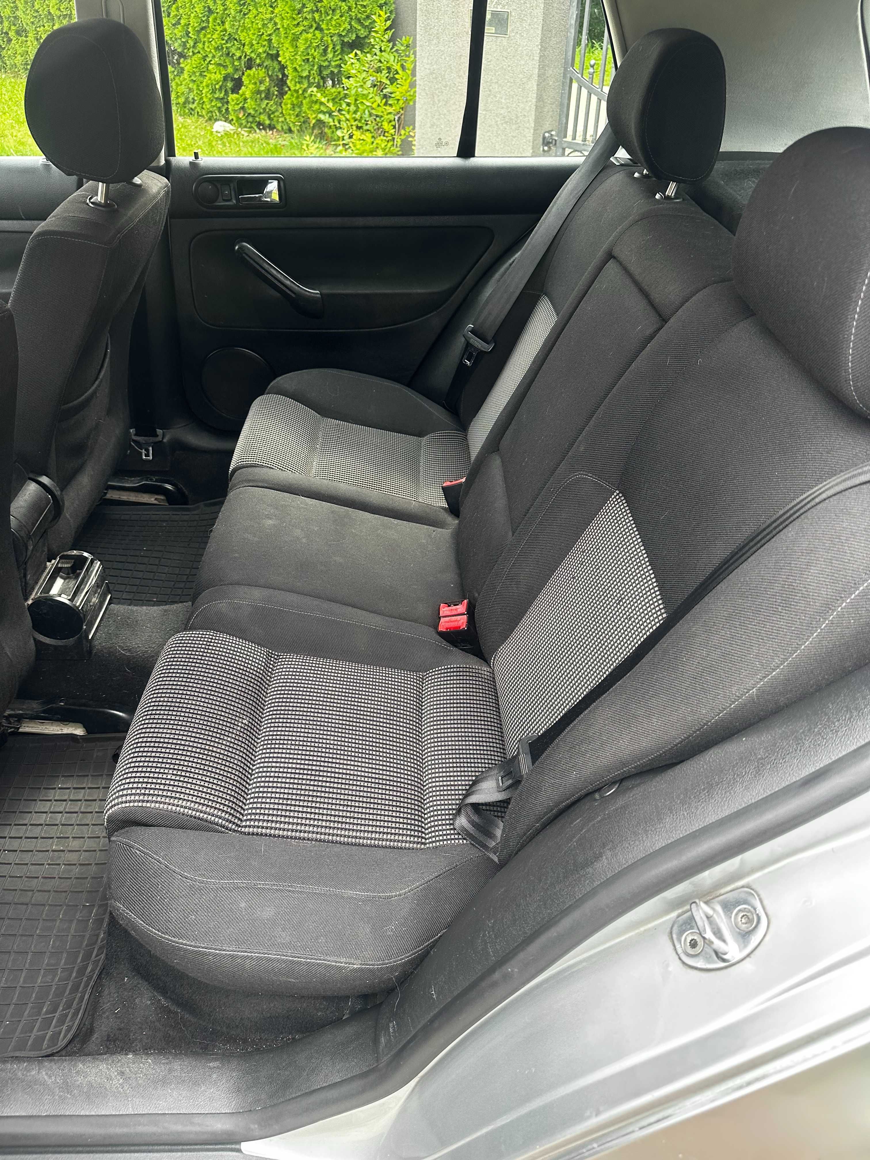 Samochód osobowy VOLKSWAGEN GOLF IV srebny zadbany
