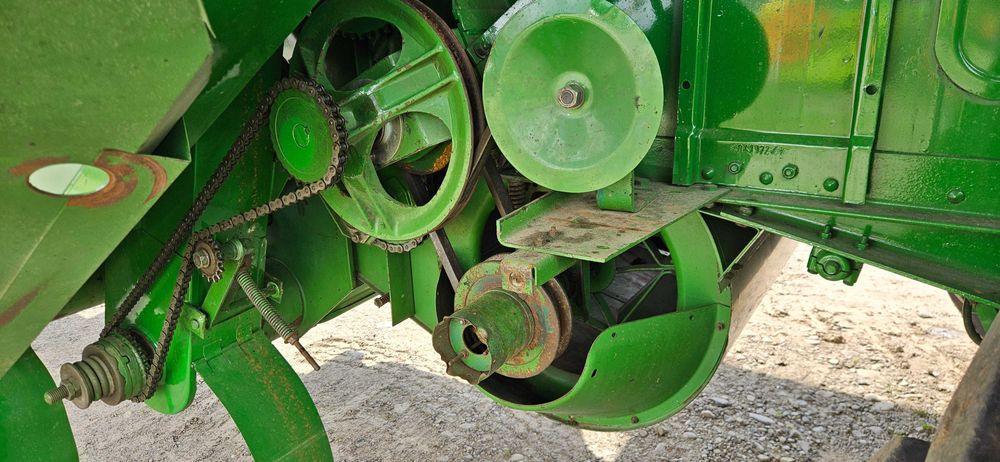 Комбайн зернозбиральний JOHN DEERE 1065 . 3.6m.
