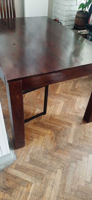 stół z drzewa egzotycznego