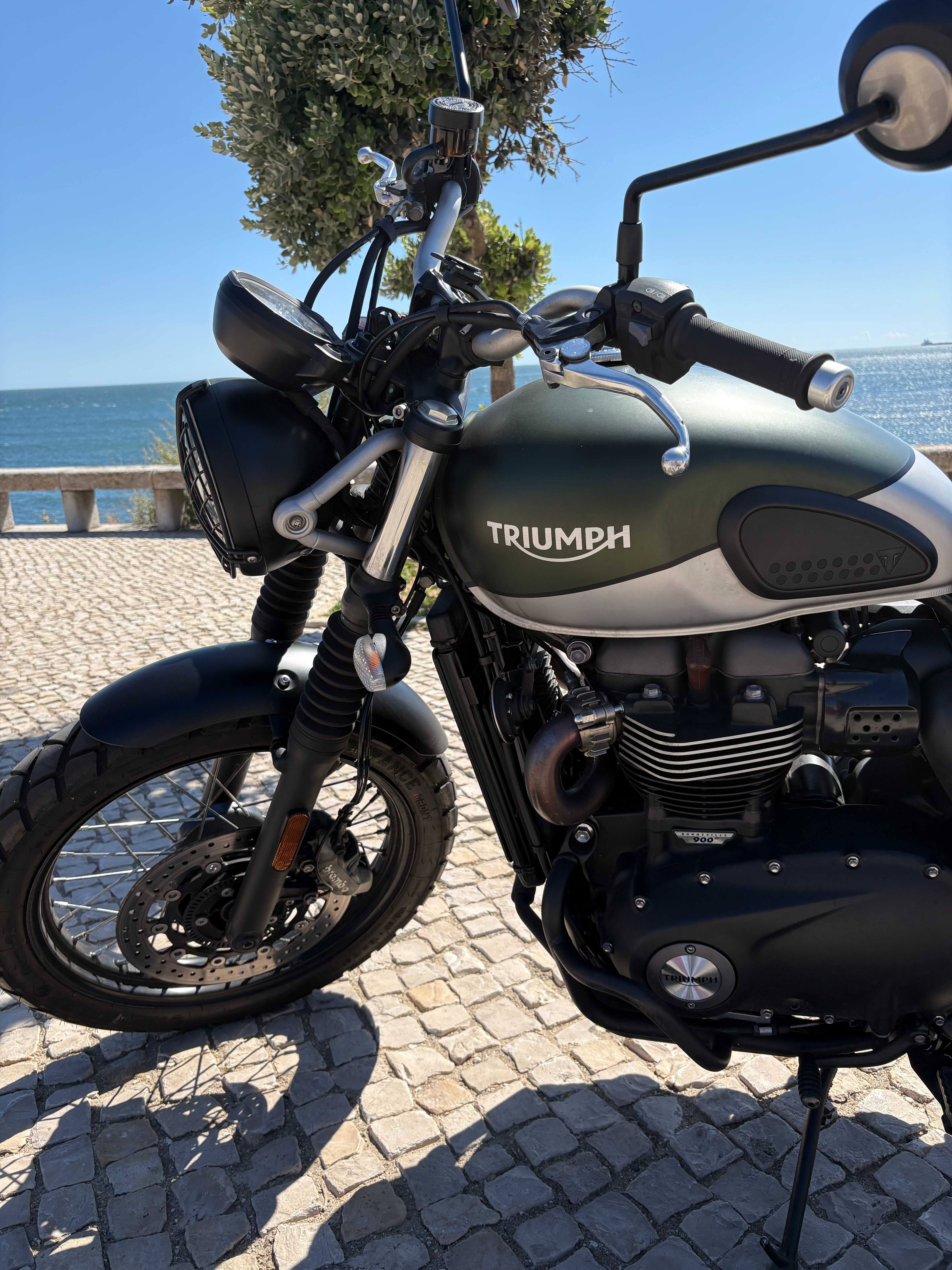 Triumph Street Scrambler 900cc -- 2020