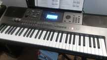 Keyboard Yamaha psr i500.
