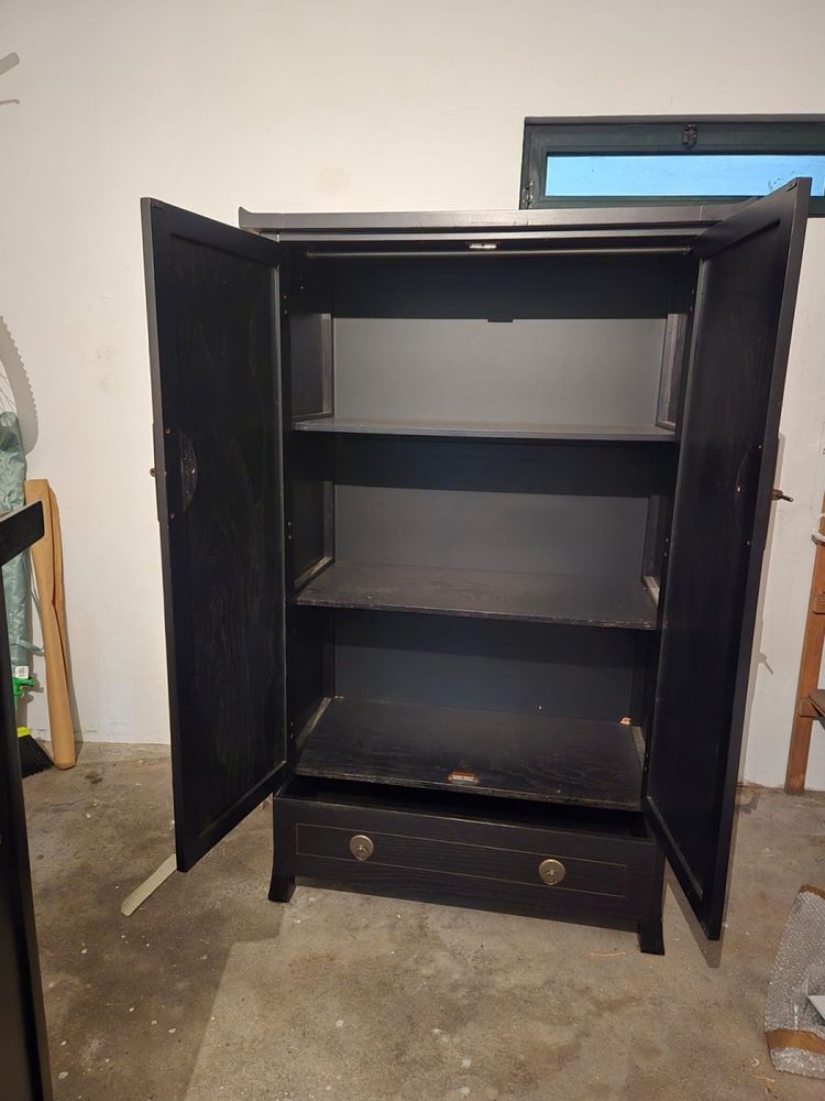 Roupeiro de duas portas e uma gaveta, castanho escuro
