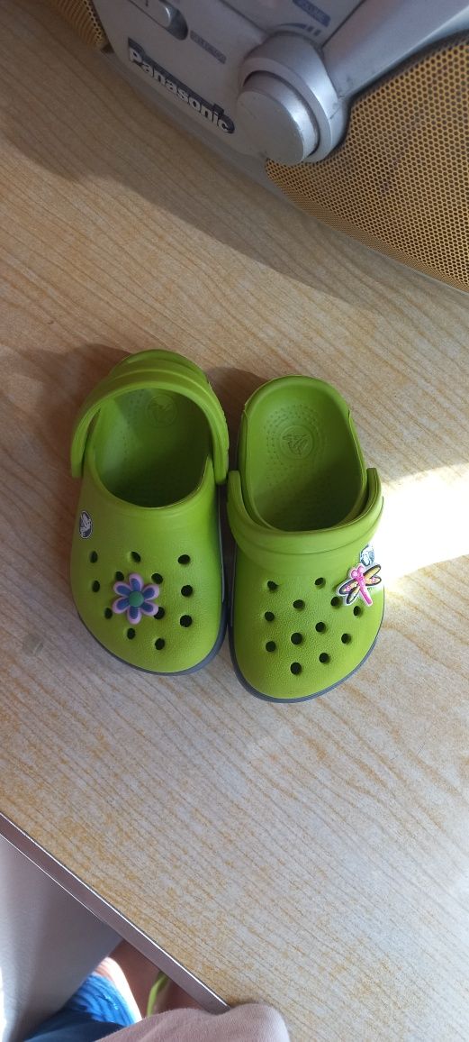 Продам детские crocs