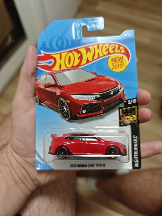 Hot wheels 2018 Honda Civic type r nightburnerz 5/10 rocznik 2017