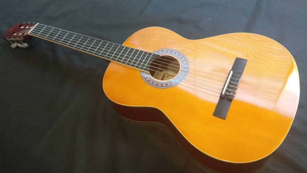 Violão GOMEZ Excelente Guitarra