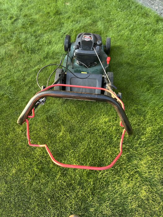 Самохідна газонокосарка Briggs & Stratton