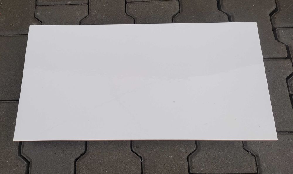 Płytka ścienna 30x60 cm . Gat.2