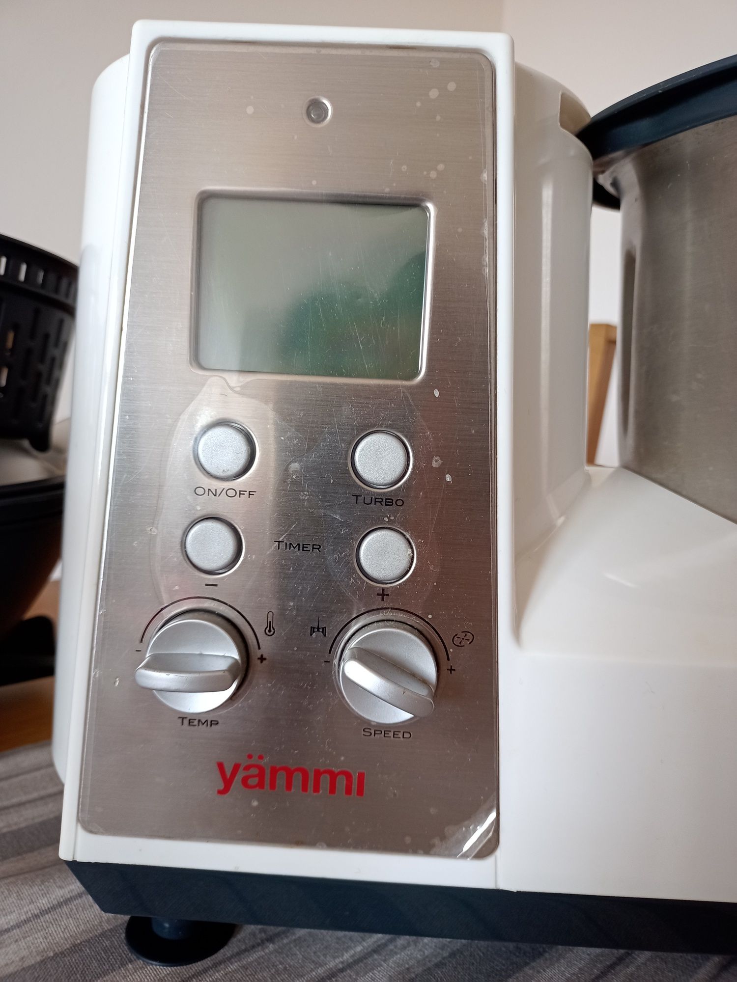 Yammi 1 robot cozinha