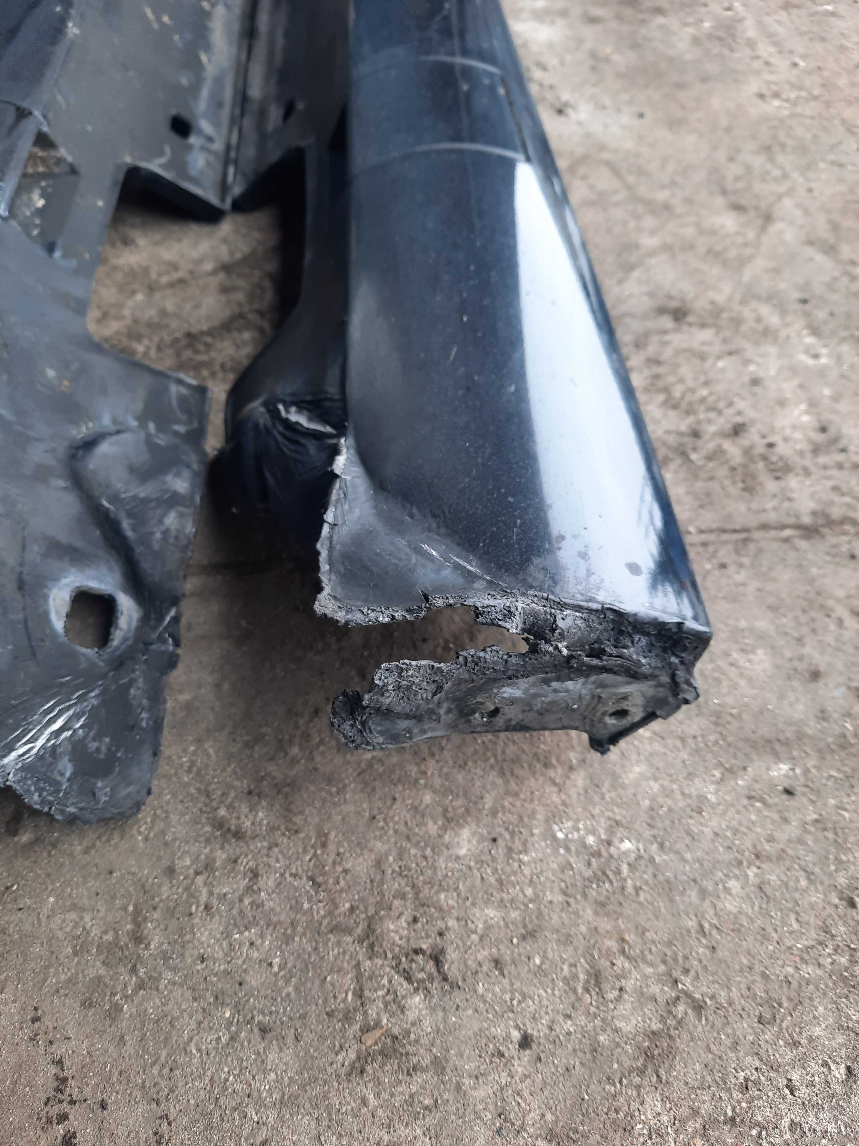 próg nakładka listwa AMG prawa A212.69016.40 Mercedes W212 sedan 040