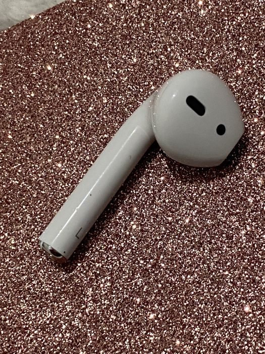 Продам навушники airpods 2 ліве а2031 стар нормальний