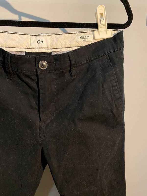 Calça clássica chino.