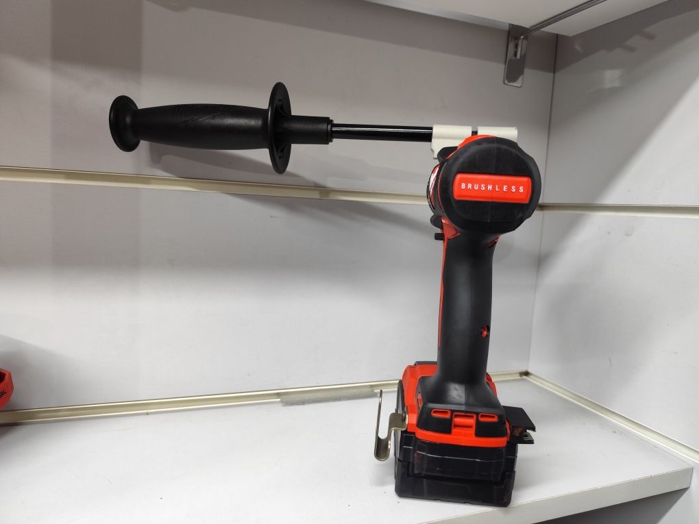 Milwaukee M18 BLDD2/ акумуляторний безщітковий шуруповерт Мілвоке ориг