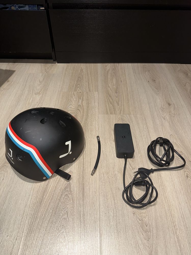 Mi Electric Scooter Essential + Capacete