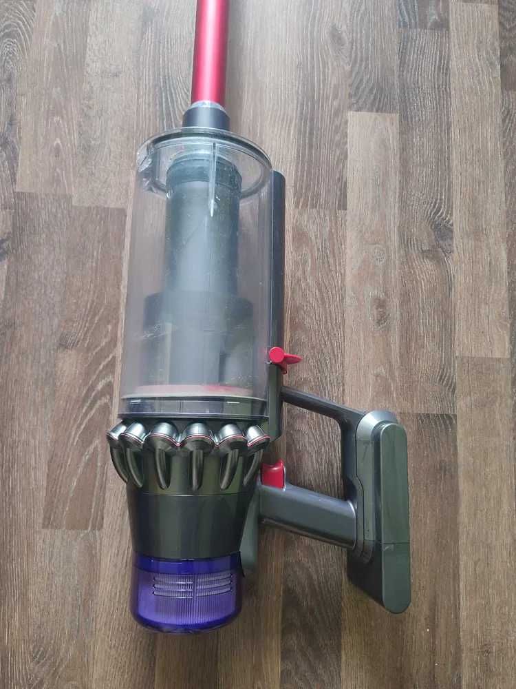 Dyson outsize v11