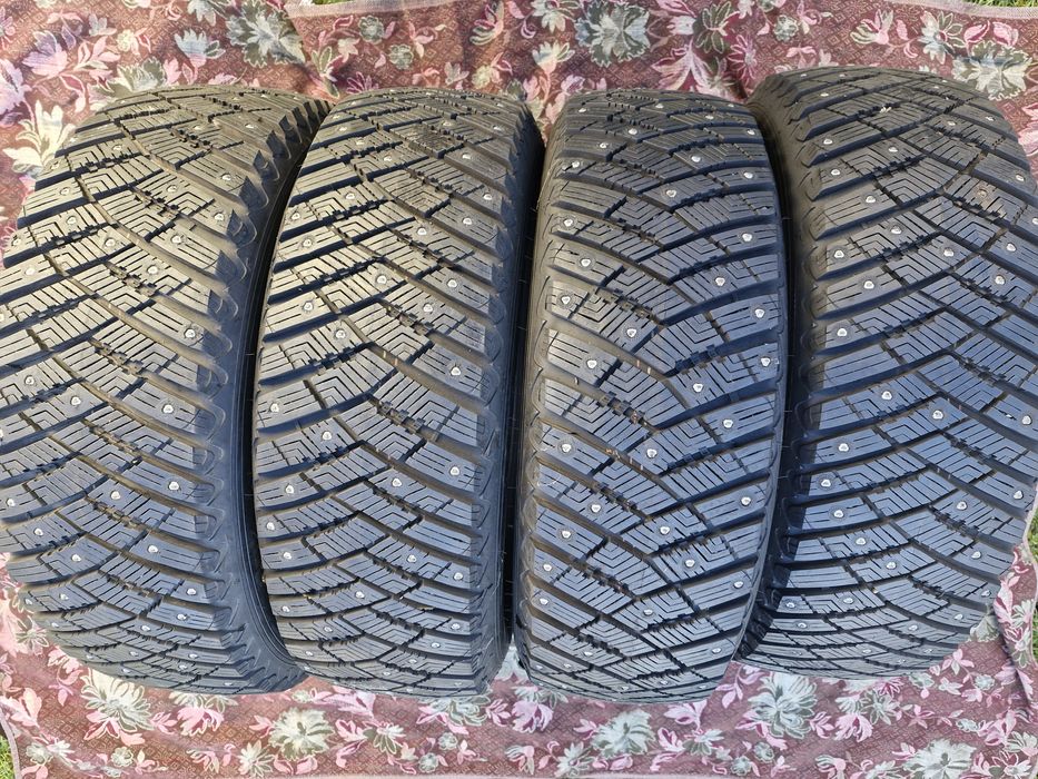 Шини 215/65r17 Goodyear