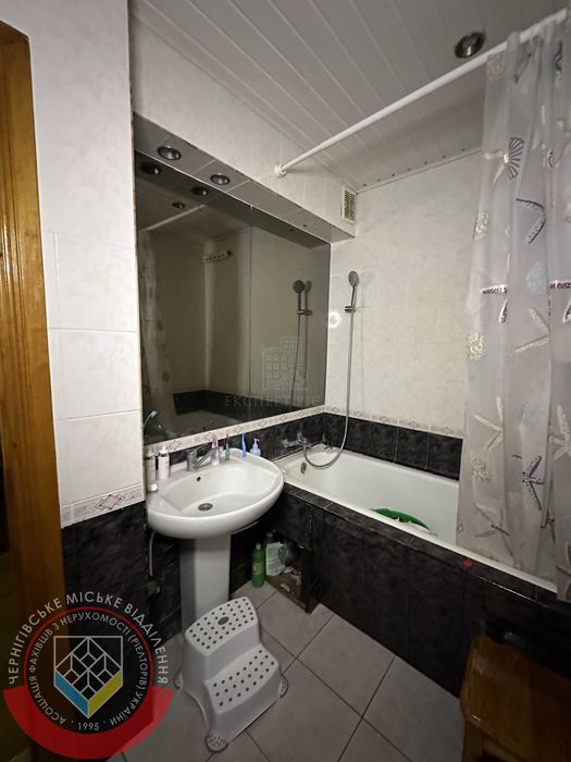 RLT I01 Продам 4 кімнатну квартиру в районі Льотного училища