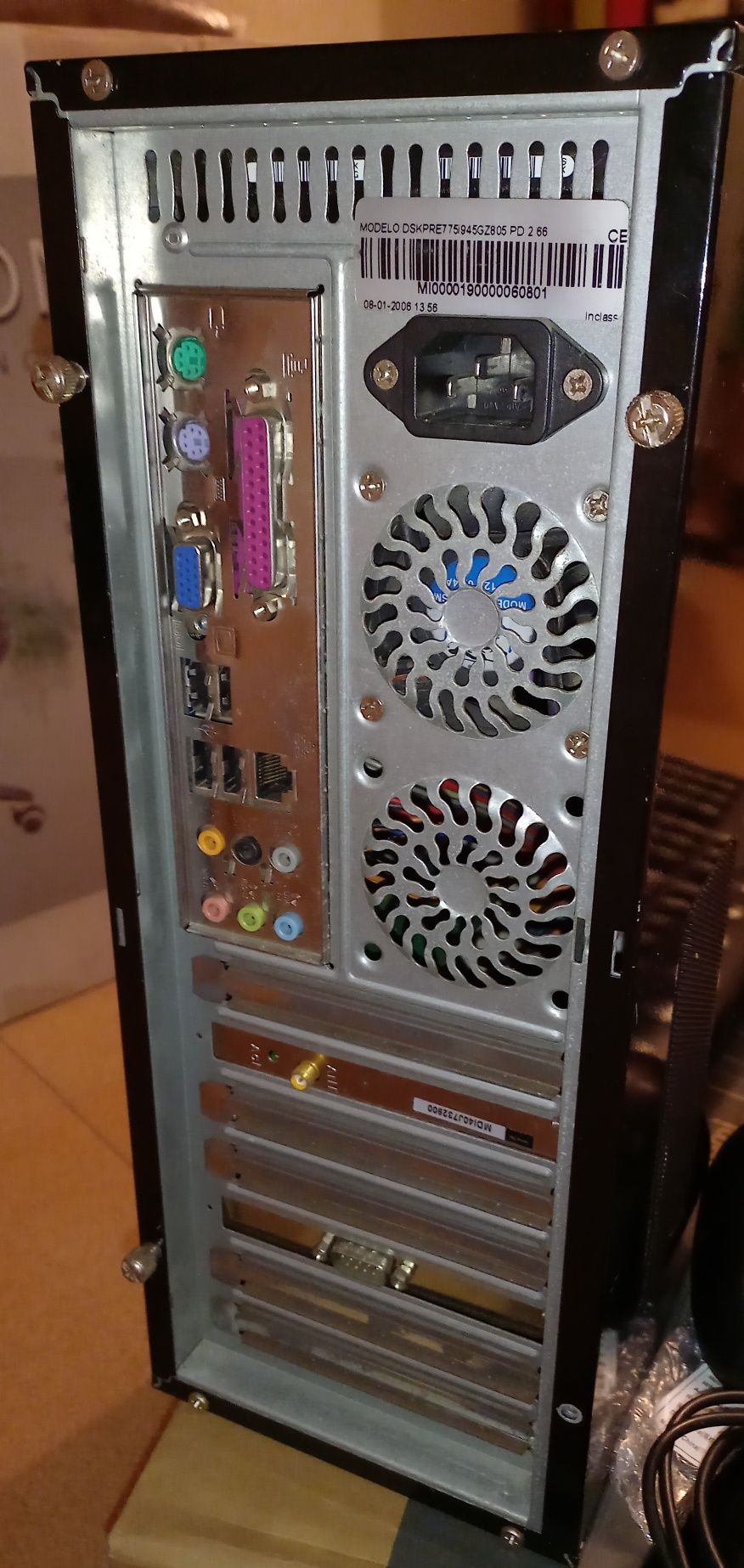 Computador de torre Clausus