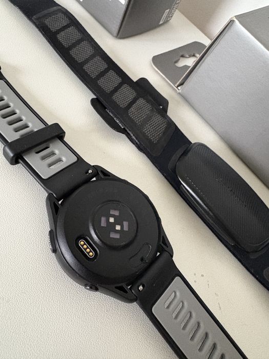 Garmin Forerunner 265 z pasem HRM Dual - zestaw