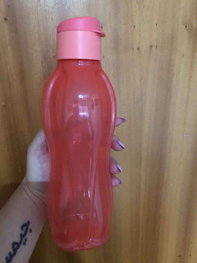 Garrafa de água 750 ml TUPPERWARE NOVA