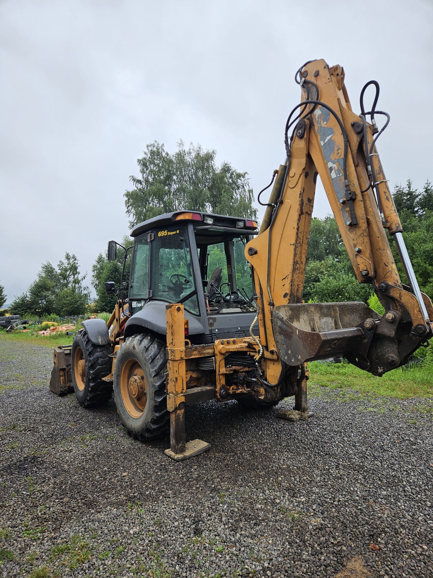 Case 695 super R