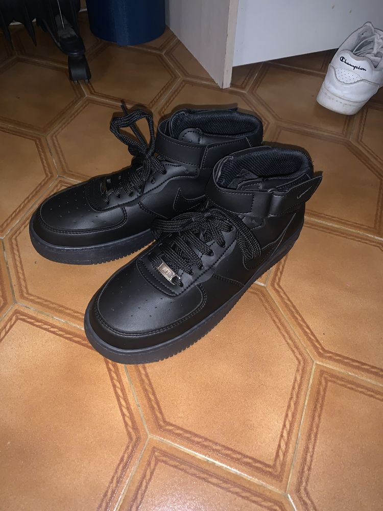 Air Force Mid 1 Nike