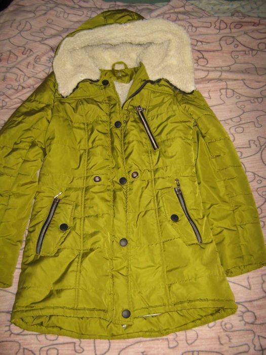 Курточка для дівчинки  -  200