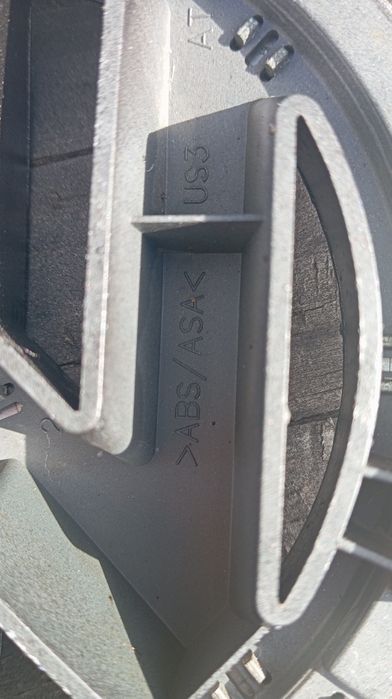 VW Golf 5 emblemat przód 150mm