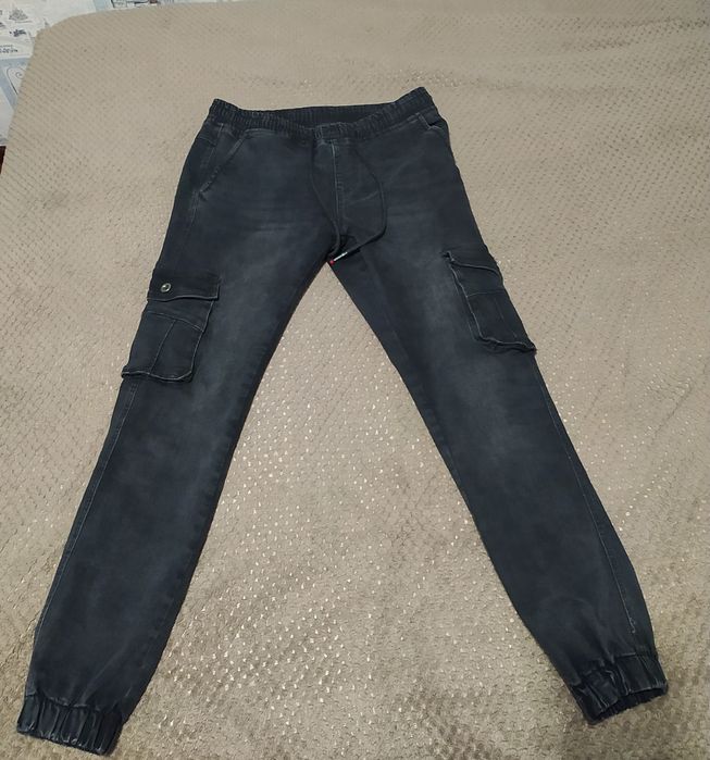 Джинси чорні на манжеті