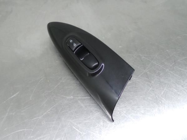 Comando / botão / interruptor vidros frente direito NISSAN Juke (F15)