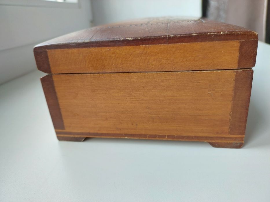 Шкатулка деревянная