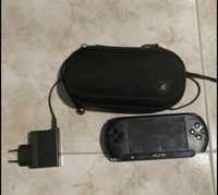 PSP e1000 com bolsa, carregador e jogos