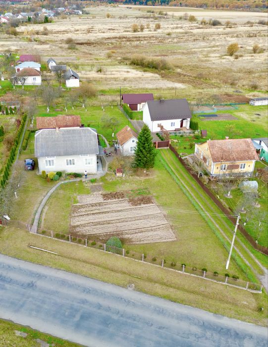 Продам будинок з великою територією