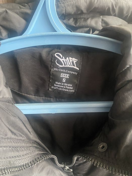 Зимова чорна куртка