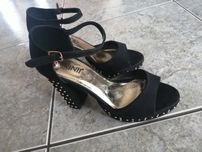 Buty na obcasie, czarne