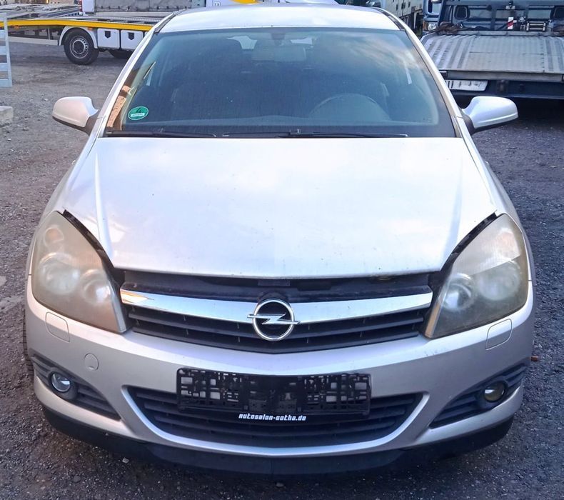 Maska Opel Astra III H GTC 3D lak. Z157