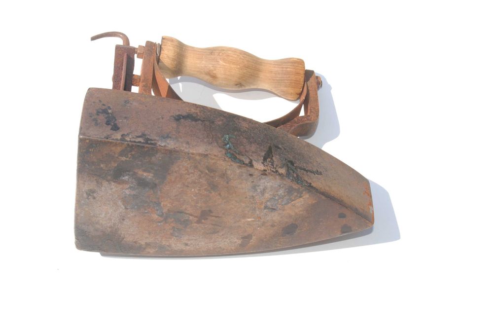 Stare żelazko przedwojenne z duszą antyk unikat kolekcjonerski zabytek