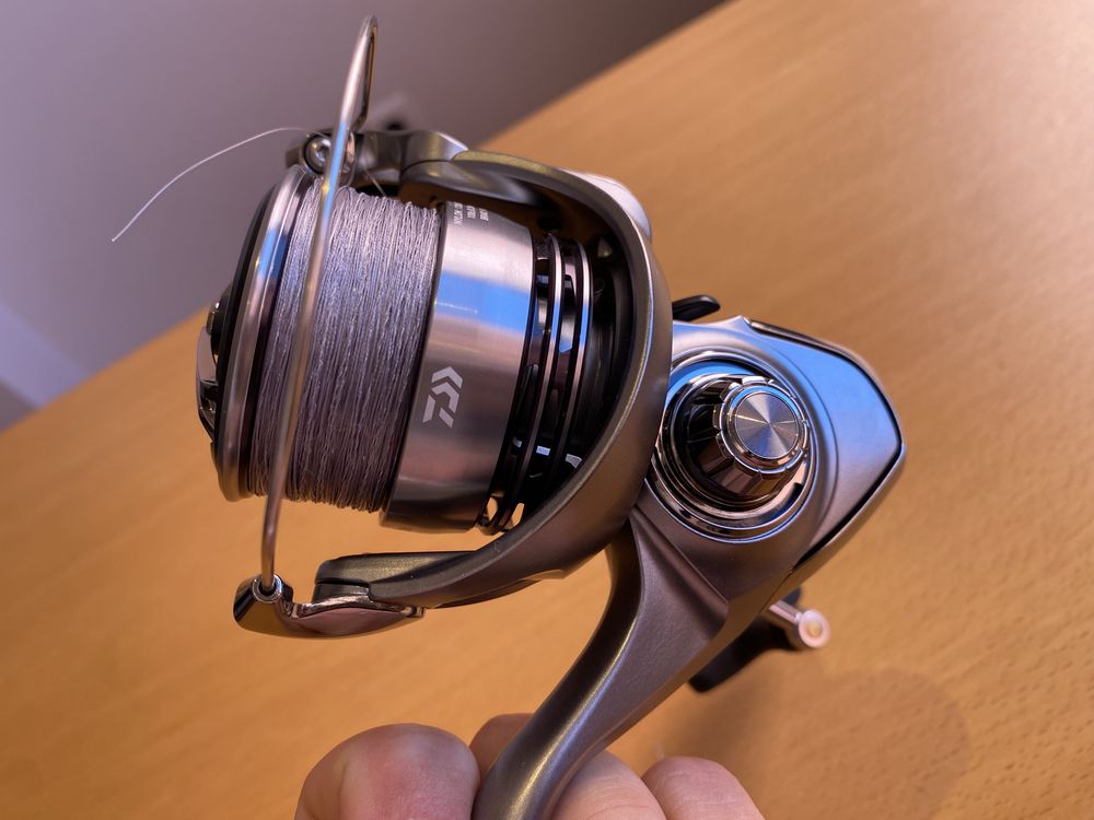 Carreto Daiwa Exceler LT 4000CXH
