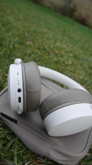 Auscultadores Noise Cancelling Bluetooth Sennheiser HD 450BT - Brancos