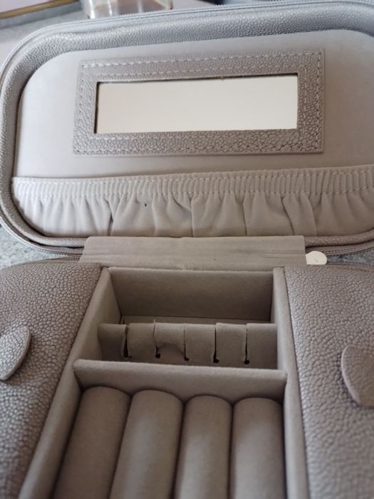 Kuferek na biżuterię Mojoo